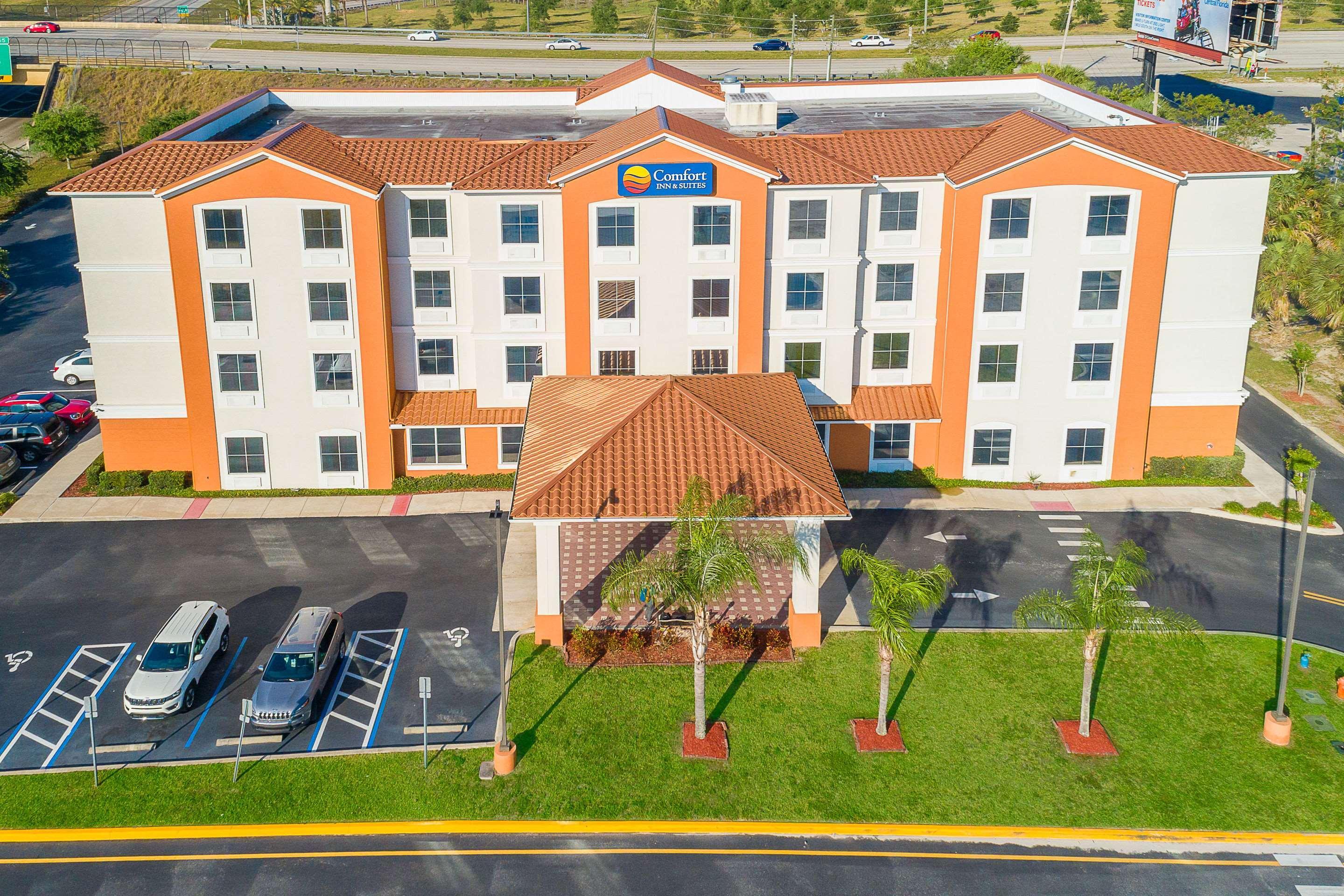 Comfort Inn & Suites Maingate South Davenport Exterior photo