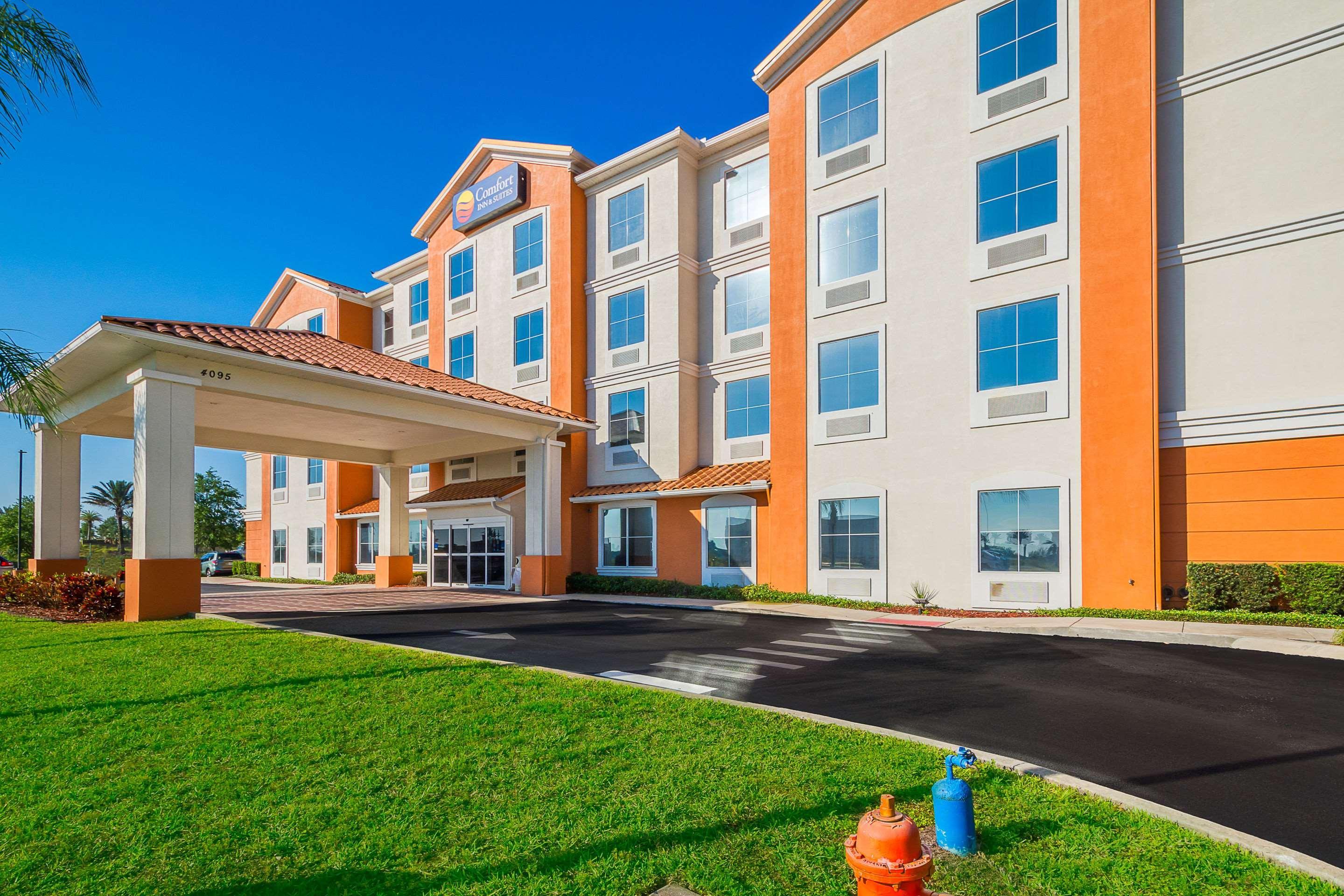 Comfort Inn & Suites Maingate South Davenport Exterior photo