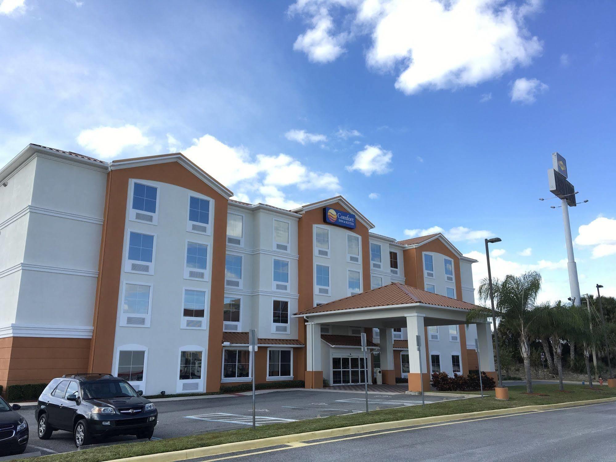 Comfort Inn & Suites Maingate South Davenport Exterior photo